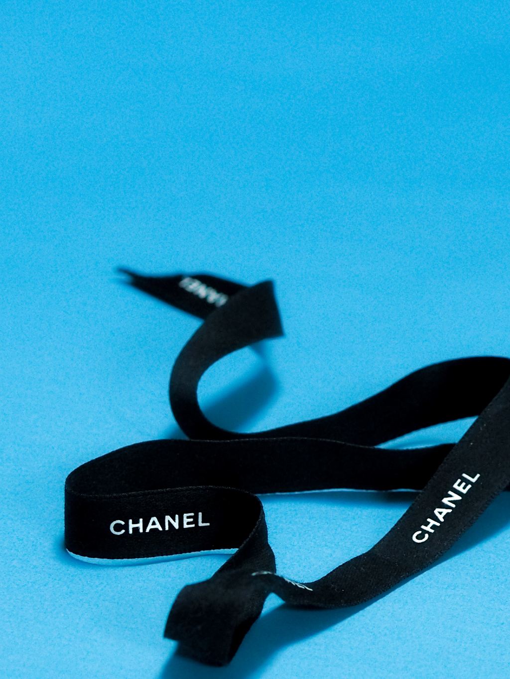 MÉTIERS D’ART di CHANEL: “Onde! Onde! Onda che viene, onda che va…”